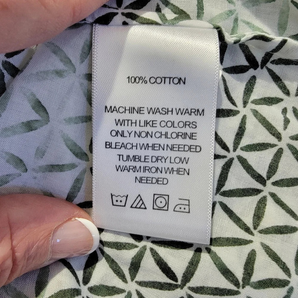 Foxcroft Wrinkle Free Women's Button Down Blouse Green White Geometric Print 14 - Picture 8 of 10